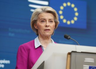 Ursula von der Leyen: Anna Politkovszkaja az elnyomással szembeni igazság erejének jelképe